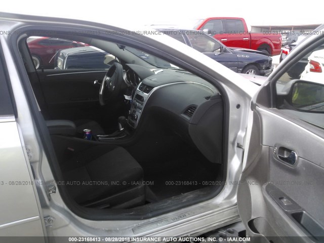 1G1ZC5EU9CF275741 - 2012 CHEVROLET MALIBU 1LT SILVER photo 5