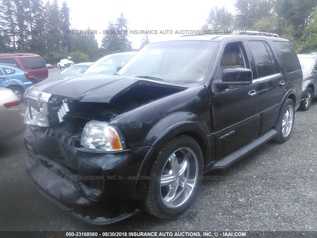 5LMFU27545LJ04341 - 2005 LINCOLN NAVIGATOR Schwarz Foto 2