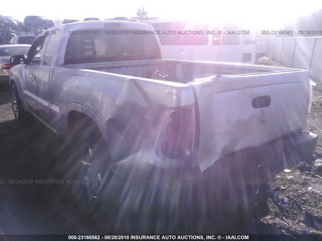 1Z7HC22K56S581825 - 2006 MITSUBISHI RAIDER LS SILVER photo 6