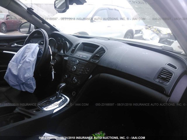 2G4GR5EK2C9153870 - 2012 BUICK REGAL 银色 照片 5