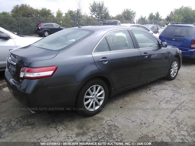 4T1BK3EK5AU102463 - 2010 TOYOTA CAMRY SE/LE/XLE ნაცრისფერი ფოტო 4