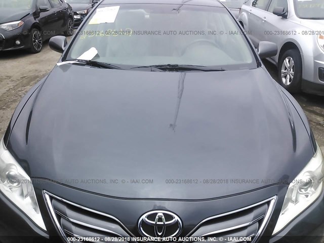 4T1BK3EK5AU102463 - 2010 TOYOTA CAMRY SE/LE/XLE ნაცრისფერი ფოტო 6