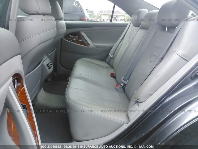 4T1BK3EK5AU102463 - 2010 TOYOTA CAMRY SE/LE/XLE ნაცრისფერი ფოტო 8