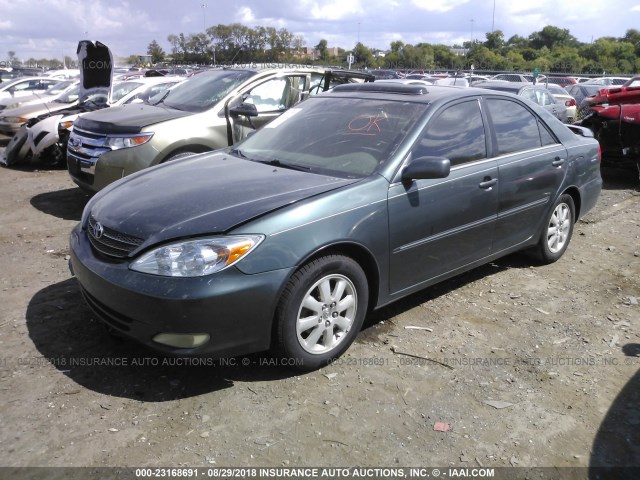 4T1BE30K83U663015 - 2003 TOYOTA CAMRY LE/XLE/SE GREEN photo 2
