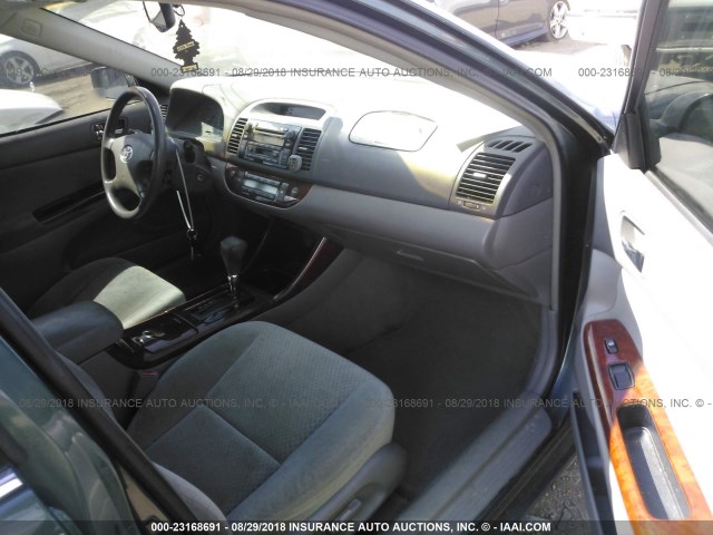 4T1BE30K83U663015 - 2003 TOYOTA CAMRY LE/XLE/SE GREEN photo 5