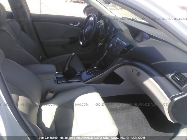 JH4CW2H61CC000980 - 2012 ACURA TSX TECH WHITE photo 5