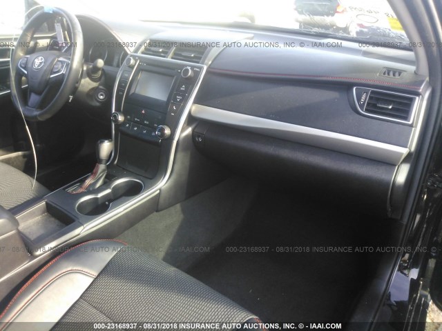 4T1BF1FK8HU656002 - 2017 TOYOTA CAMRY LE/XLE/SE/XSE 黑色 照片 5