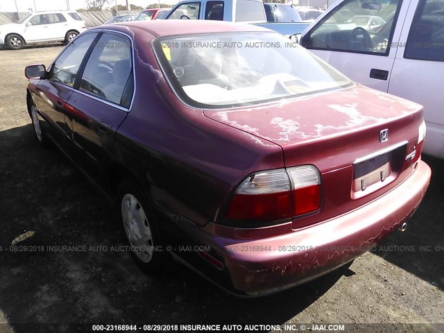 1HGCD5639VA275580 - 1997 HONDA ACCORD LX/EX RED photo 3