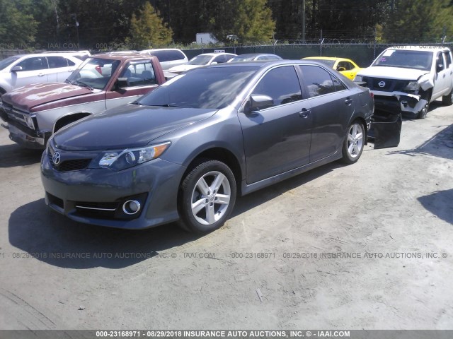 4T1BF1FK9DU284793 - 2013 TOYOTA CAMRY L/SE/LE/XLE შავი ფოტო 2