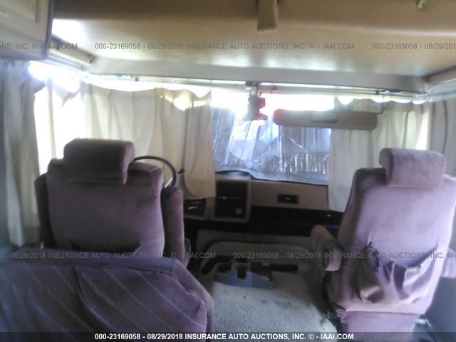 1GBJP37W2H3326408 - 1987 CHEVROLET P30 Marrón foto 5