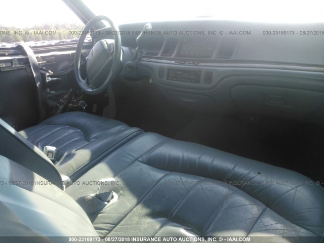 1LNLM81W8VY654557 - 1997 LINCOLN TOWN CAR EXECUTIVE Белый фото 5