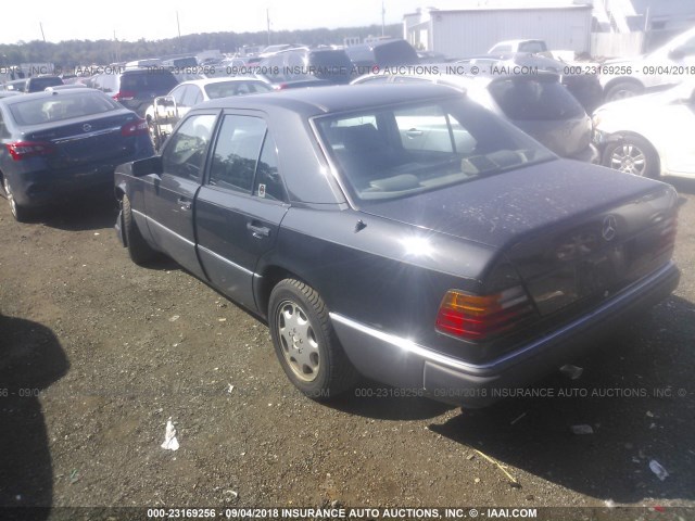 WDBEA34E2NB647424 - 1992 MERCEDES-BENZ 400 E GRAY photo 3