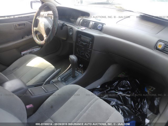 4T1BG22K71U075864 - 2001 TOYOTA CAMRY CE/LE/XLE 黑色 照片 5