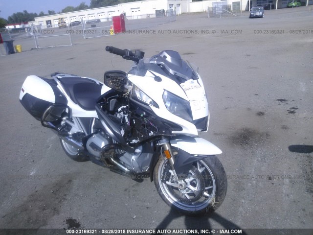 WB10A1305JZ470856 - 2018 BMW R1200 RT WHITE photo 1