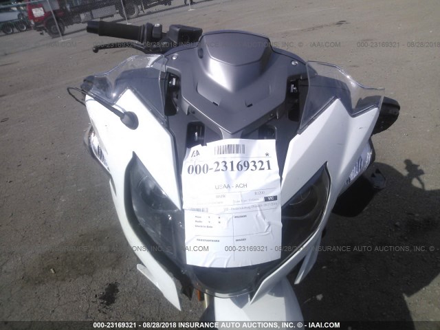 WB10A1305JZ470856 - 2018 BMW R1200 RT WHITE photo 5