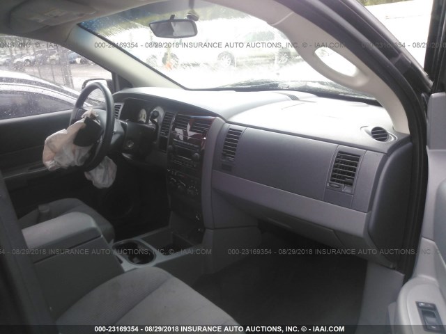 1D4HD38NX6F187782 - 2006 DODGE DURANGO SXT BLACK photo 5