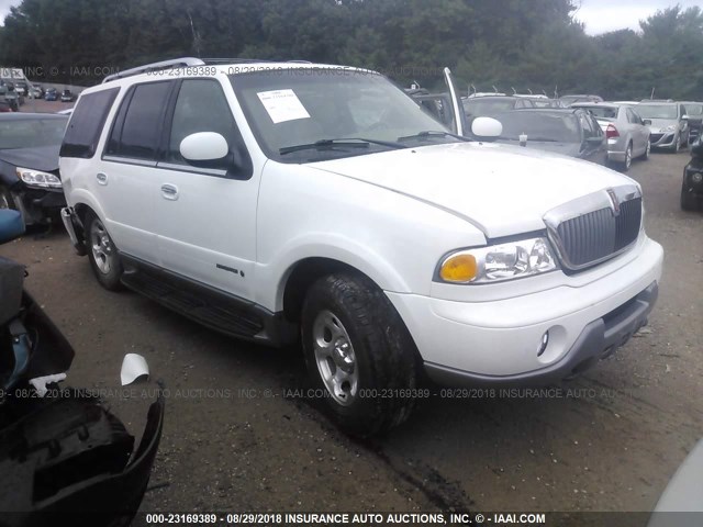 5LMFU28A3YLJ38934 - 2000 LINCOLN NAVIGATOR WHITE photo 1