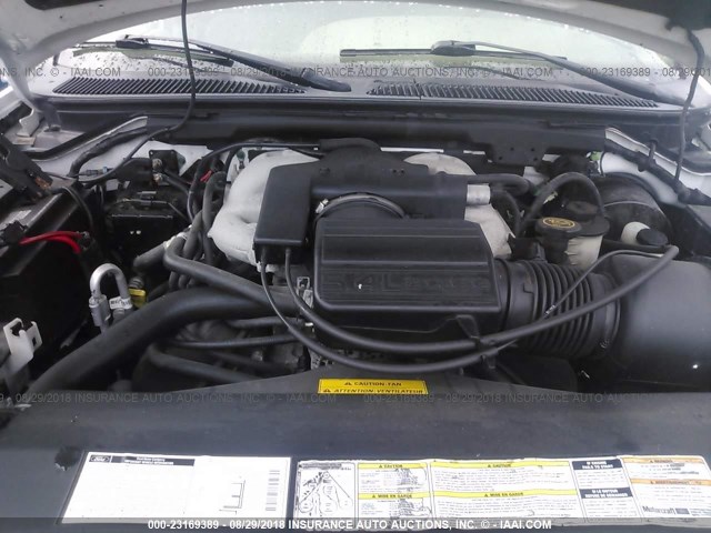 5LMFU28A3YLJ38934 - 2000 LINCOLN NAVIGATOR WHITE photo 10