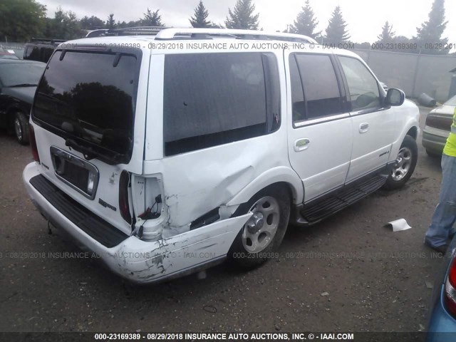 5LMFU28A3YLJ38934 - 2000 LINCOLN NAVIGATOR WHITE photo 4