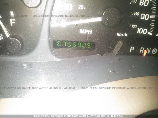 5LMFU28A3YLJ38934 - 2000 LINCOLN NAVIGATOR WHITE photo 7