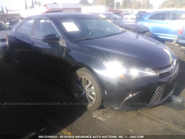 4T1BF1FK4HU384466 - 2017 TOYOTA CAMRY LE/XLE/SE/XSE BLACK photo 1