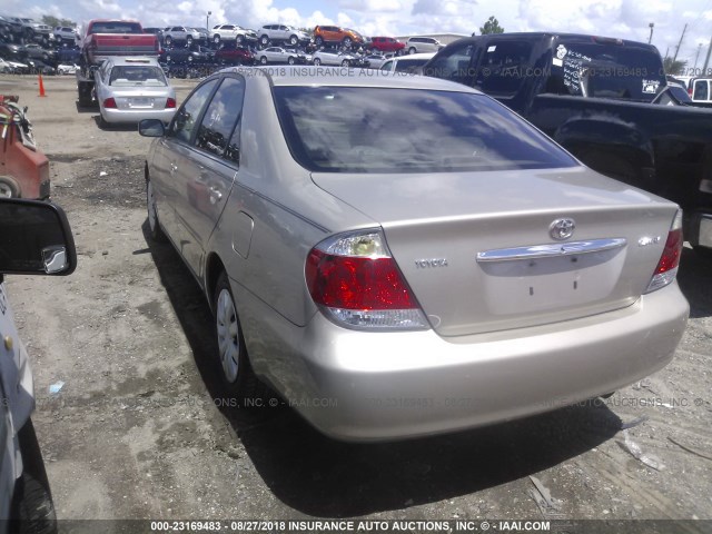 4T1BE32K25U090516 - 2005 TOYOTA CAMRY LE/XLE/SE Qızıl foto 3