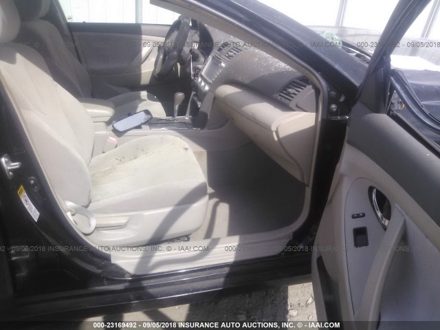 4T1BE46KX8U764965 - 2008 TOYOTA CAMRY CE/LE/XLE/SE BLACK photo 5