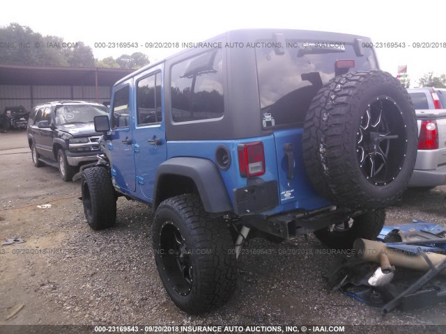 1C4BJWDG9FL740721 - 2015 JEEP WRANGLER UNLIMITE SPORT BLUE photo 3