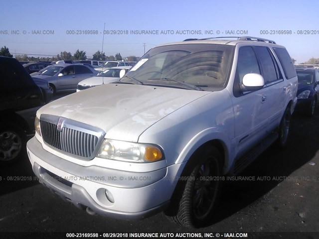 5LMPU28A7XLJ28796 - 1999 LINCOLN NAVIGATOR WHITE photo 2