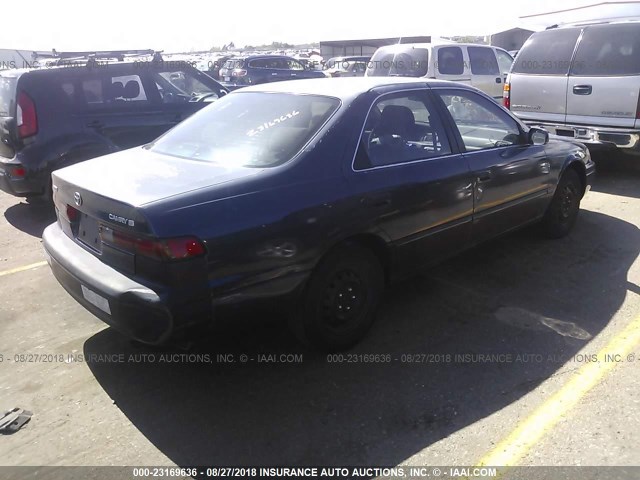 4T1BG22K4VU042343 - 1997 TOYOTA CAMRY CE/LE/XLE 蓝色 照片 4