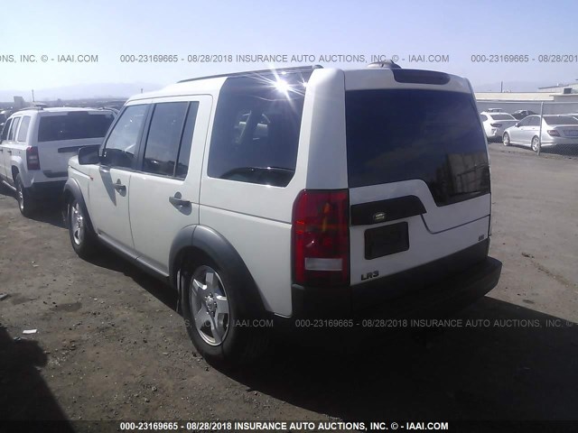 SALAD24446A410393 - 2006 LAND ROVER LR3 SE WHITE photo 3