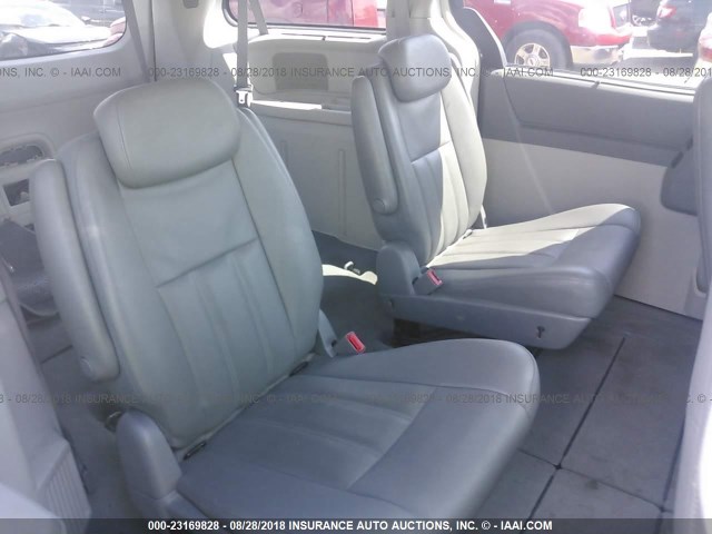 2A8HR54X49R566736 - 2009 CHRYSLER TOWN & COUNTRY TOURING BLACK photo 8