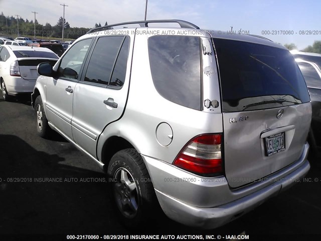 4JGAB72E0XA127072 - 1999 MERCEDES-BENZ ML 430 Silber Foto 3