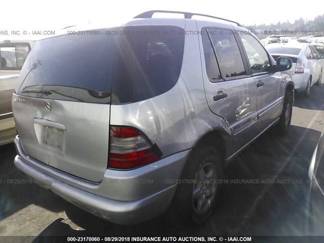 4JGAB72E0XA127072 - 1999 MERCEDES-BENZ ML 430 Silber Foto 4