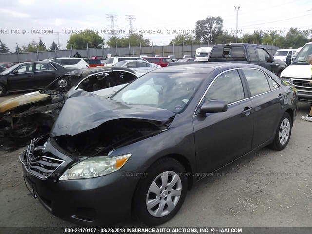 4T4BF3EK6AR037052 - 2010 TOYOTA CAMRY SE/LE/XLE GRAY photo 2
