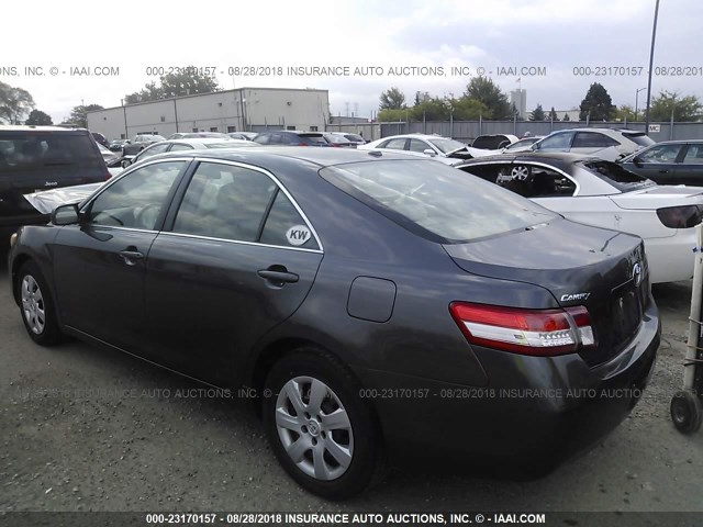 4T4BF3EK6AR037052 - 2010 TOYOTA CAMRY SE/LE/XLE GRAY photo 3