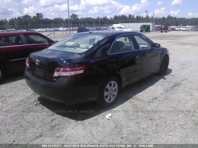 4T1BF3EK7AU511309 - 2010 TOYOTA CAMRY SE/LE/XLE შავი ფოტო 4
