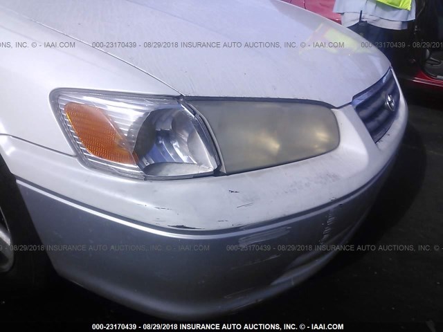 JT2BG22K210563477 - 2001 TOYOTA CAMRY CE/LE/XLE 白色 照片 6