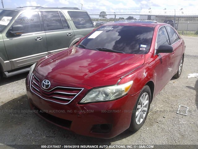 4T1BK3EK8BU623520 - 2011 TOYOTA CAMRY SE/LE/XLE წითელი ფოტო 2
