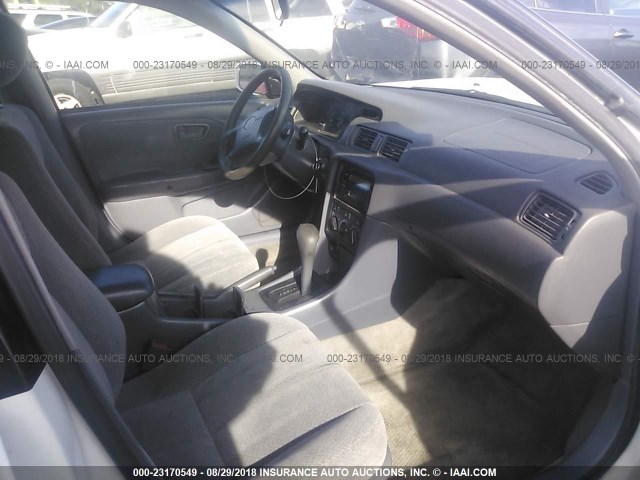 JT2BG22K5Y0503509 - 2000 TOYOTA CAMRY CE/LE/XLE 白色 照片 5