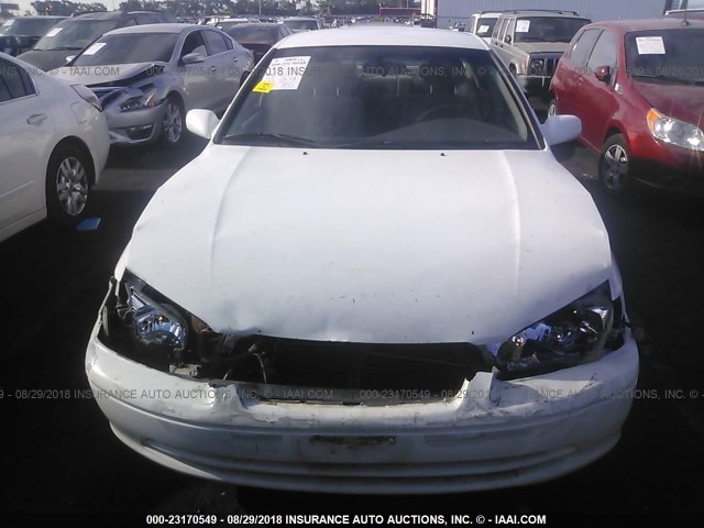 JT2BG22K5Y0503509 - 2000 TOYOTA CAMRY CE/LE/XLE 白色 照片 6