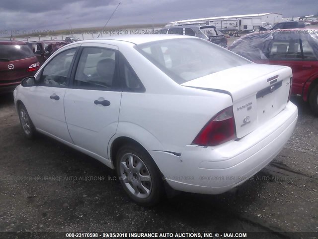 1FAFP34N25W159013 - 2005 FORD FOCUS ZX4 თეთრი ფოტო 3