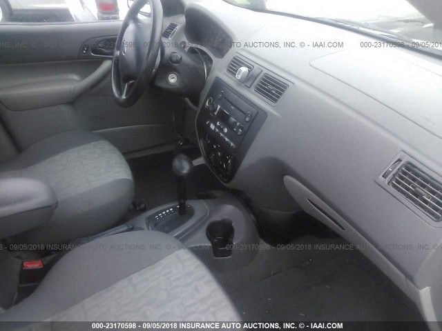 1FAFP34N25W159013 - 2005 FORD FOCUS ZX4 თეთრი ფოტო 5