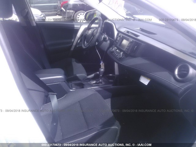 JTMWFREV9JD124229 - 2018 TOYOTA RAV4 ADVENTURE/XLE 白色 照片 5
