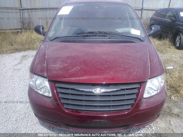 1A4GP45R36B656693 - 2006 CHRYSLER TOWN & COUNTRY  RED photo 6