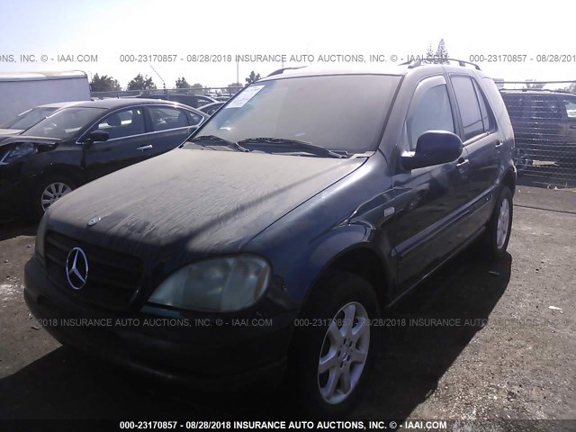 4JGAB72E8XA101013 - 1999 MERCEDES-BENZ ML 430 BLUE photo 2