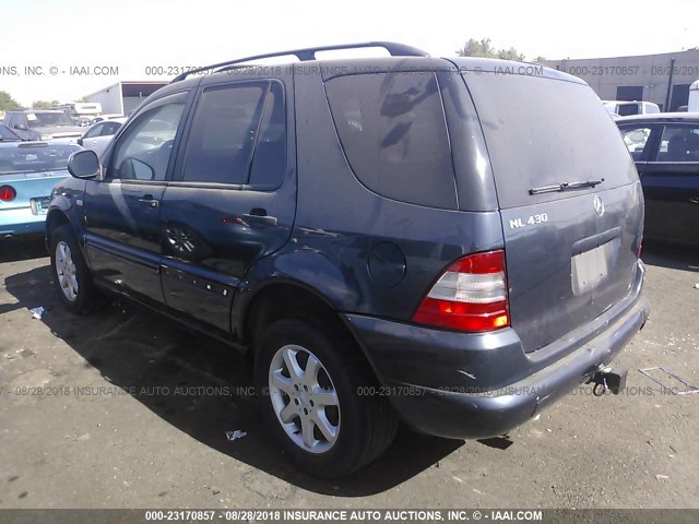 4JGAB72E8XA101013 - 1999 MERCEDES-BENZ ML 430 蓝色 照片 3