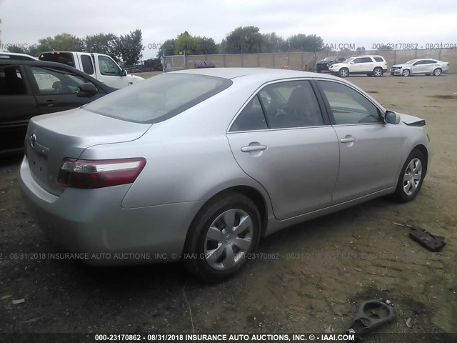 4T4BE46K59R120989 - 2009 TOYOTA CAMRY SE/LE/XLE SILVER photo 4