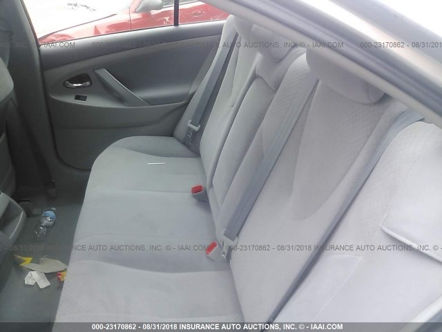 4T4BE46K59R120989 - 2009 TOYOTA CAMRY SE/LE/XLE SILVER photo 8