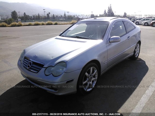 WDBRN40J33A535751 - 2003 MERCEDES-BENZ C 230K SPORT COUPE SILVER photo 2